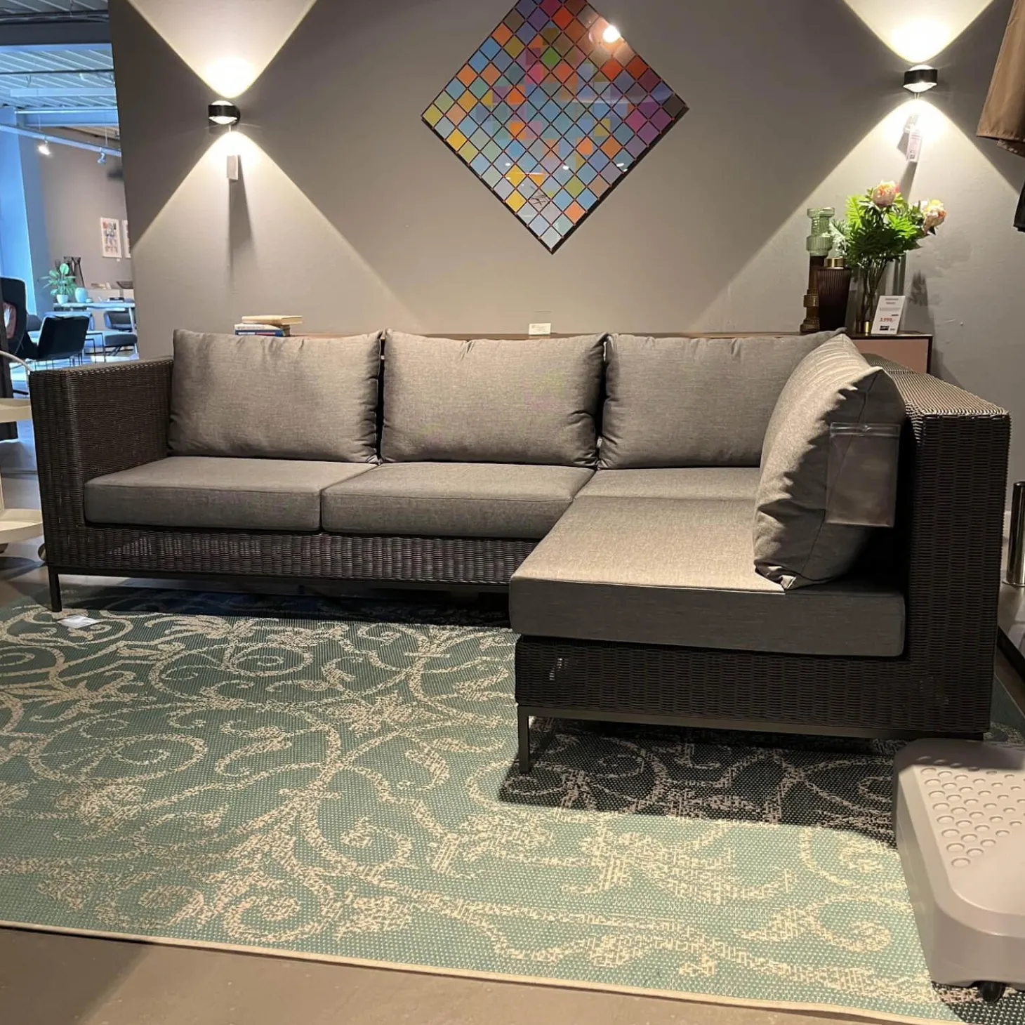 Ecksofa Fontana Outdoor Geflecht Basaltgrau Bezug Seidengrau Gestell Aluminium