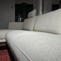 Ecksofa Frame Stoff Danio Sand Creme Flachstahlfuß Chrom Glänzend Mit Klappbaren Armlehnen