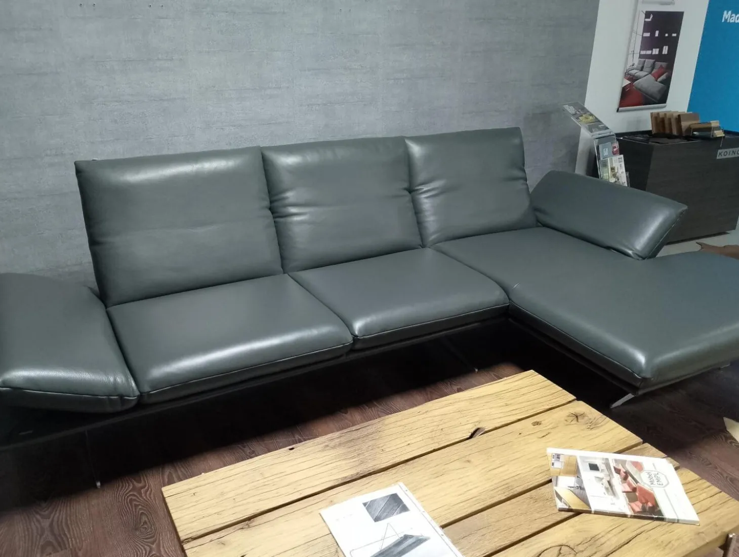 Ecksofa Francis Leder C Classic Pepper Grau Metallkufe Nickel