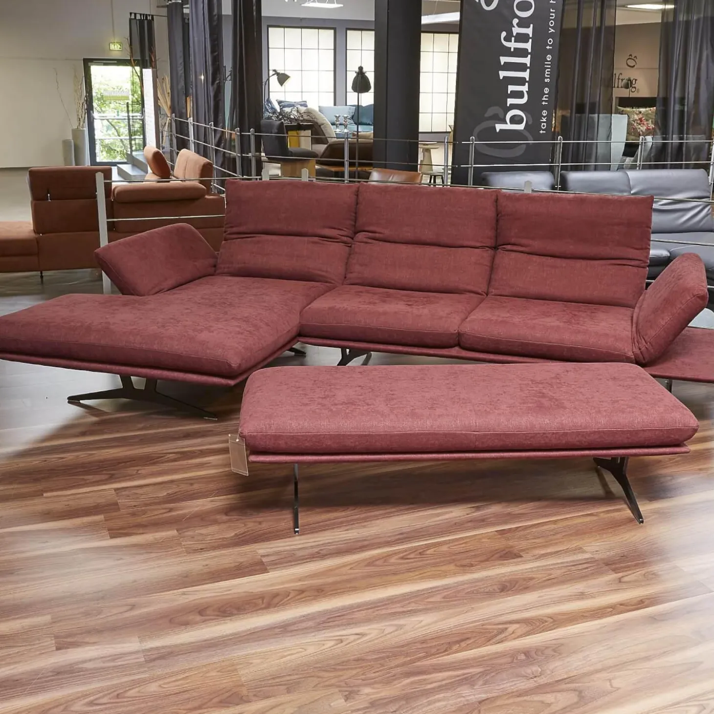 Ecksofa Francis Stoff 10 Impression 49 Metallkufe Pulverbeschichtet Matt Schwarz