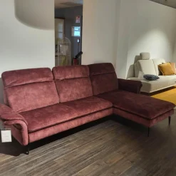 Ecksofa Garbo Stoff VZP Bordeaux Rot Metallkufe Schwarz Matt Mit Manuelle Kopfteilverstellung