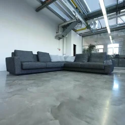 Ecksofa Grand Suite Bezug Stoff Sonora 7869 Basalt Anthrazit Sockel Buche Schwarz Lackiert