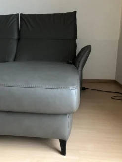 Ecksofa HU RL20001 Leder Vivre Greystone Grau Füße Aluminium Schwarz Lackiert Mit Verstellbaren Rückenpolster