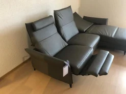 Ecksofa HU RL20001 Leder Vivre Greystone Grau Füße Aluminium Schwarz Lackiert Mit Verstellbaren Rückenpolster