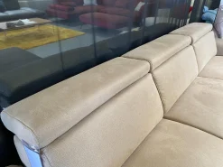 Ecksofa Krüger Stoff Mikrofaser Holiday Braun Holzfuß Eiche mit Armteilverstellung und Kopfteilverstellung