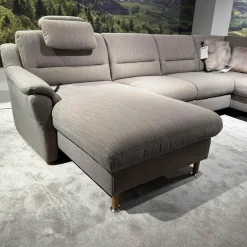 Ecksofa Larus Stoff Fabiola Desert Grau Creme Gestell Stahl Füße Holz Lackiert Inklusive Elektrischer Liegefunktion 2 Kopfstützen Und 2 Kissen