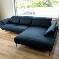 Ecksofa Levi 24405 Stoff W61 28 Blau Füße FC4 In M95 Metall Pulverbeschichtet Anthrazit Inklusive Motorischen Sitzauszug
