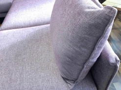 Ecksofa Linn Stoff Divine 61 Pink Fuß Metall Schwarz mit 4 Kissen