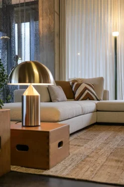 Ecksofa Living Landscape 755 Bezug Curly Ivory 02CU Beige Creme Sockel Massivholz Buche Schwarz Lackiert Ohne Sessel Couchtische Dekoration Sowie Lampen