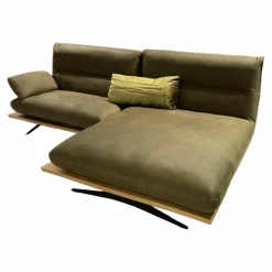 Ecksofa Mary Stoff Bison Khaki Grün Naht Beige Plateau Wildeiche Massiv Geölt Kufe Schwarz