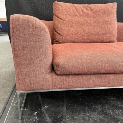 Ecksofa Mell Lounge Stoff 9202 Dunkelrot Fußrahmen Verchromt mit 3 Rückenkissen