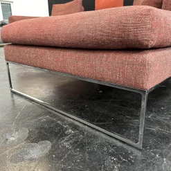 Ecksofa Mell Lounge Stoff 9202 Dunkelrot Fußrahmen Verchromt mit 3 Rückenkissen