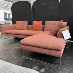 Ecksofa Mell Lounge Stoff 9202 Dunkelrot Fußrahmen Verchromt mit 3 Rückenkissen