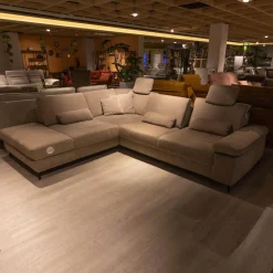 Ecksofa MM MP1179 Stoff Longlife Easy Desert Grau Füße Metall Schwarz Mit Kissen