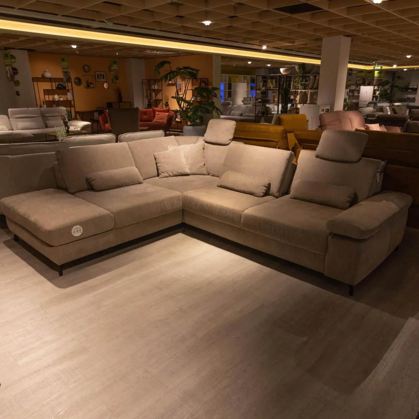 Ecksofa MM MP1179 Stoff Longlife Easy Desert Grau Füße Metall Schwarz Mit Kissen