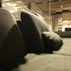 Ecksofa MM ZE1156 Stoff Salsa Olive Grün Metallfuß Schwarz Mit Motorischer Sitztiefenverstellung Und Schlaffunktion