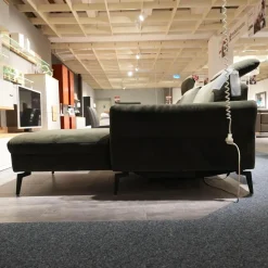 Ecksofa MM ZE1156 Stoff Salsa Olive Grün Metallfuß Schwarz Mit Motorischer Sitztiefenverstellung Und Schlaffunktion