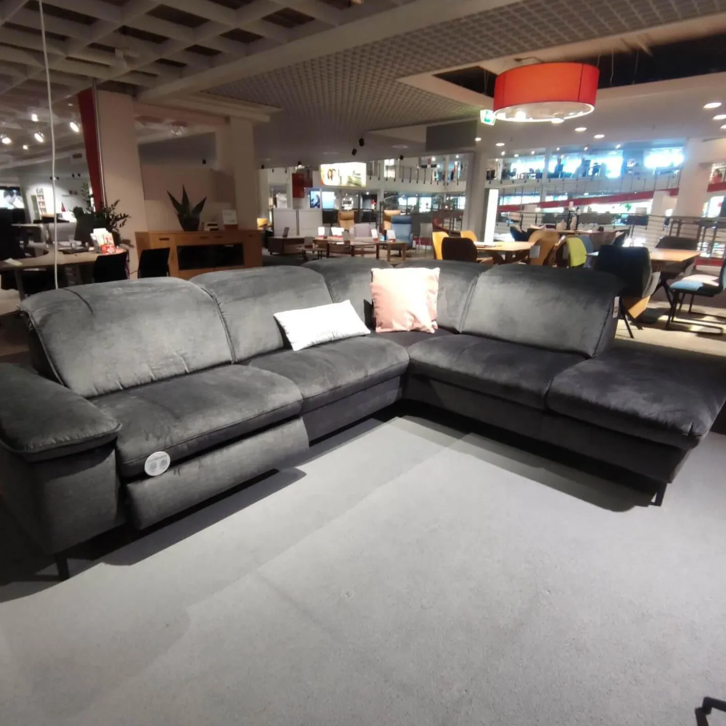 Ecksofa MM-ZE1137 Stoffbezug Joyce Anthrazit Füße Metall Schwarz Mit Elektrischer Relaxfunktion