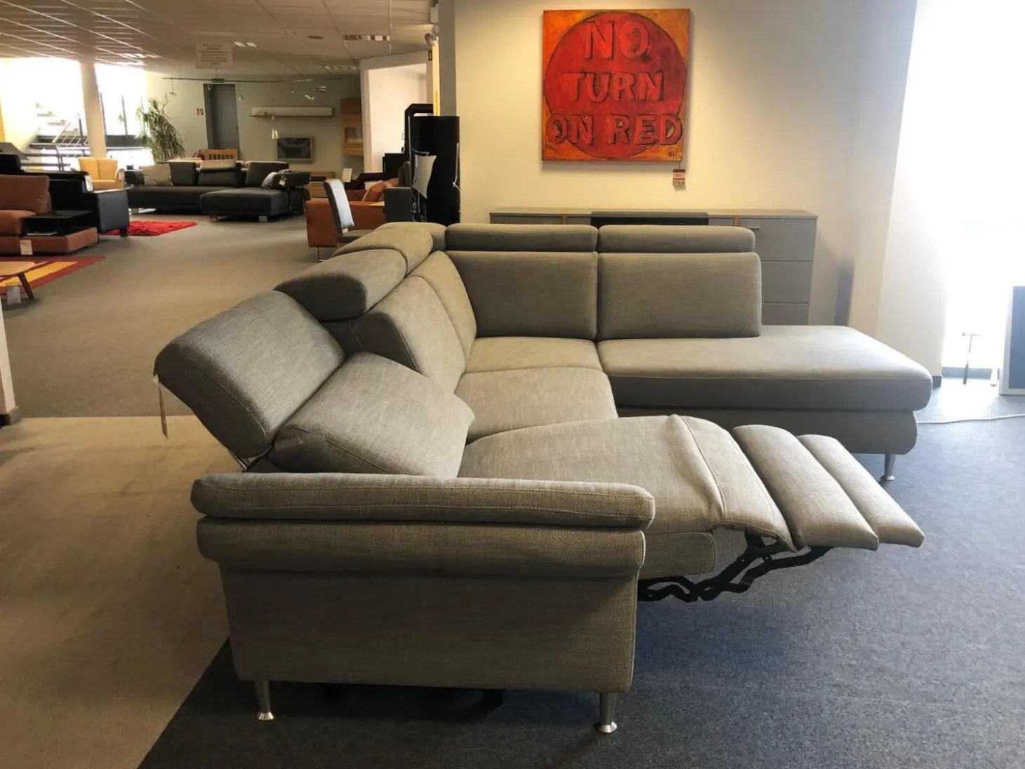 Ecksofa Modell 1073 Stoff Picasso Stone Metallfüße Aluminium Rund Glänzend mit Verstellfunktionen