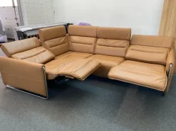 Ecksofa Modell Emily iLeder Cori Farbe Caramel Metall Armlehne Chrom mit Power Funktionen