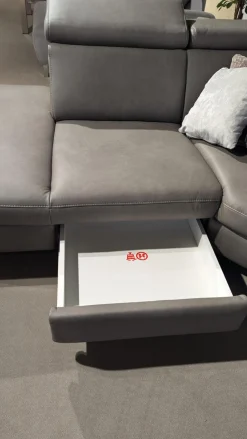 Ecksofa Motion IV Leder LL Evita Smoke Grau Metallfuß Schwarz Mit Tisch Und Kissen