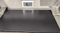 Ecksofa Motion IV Leder LL Evita Smoke Grau Metallfuß Schwarz Mit Tisch Und Kissen