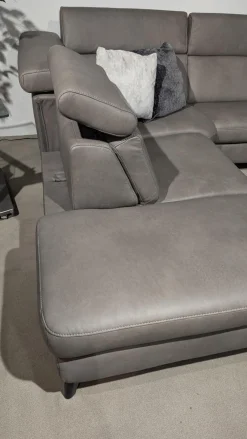 Ecksofa Motion IV Leder LL Evita Smoke Grau Metallfuß Schwarz Mit Tisch Und Kissen