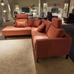 Ecksofa MR 4530 Stoff Picasso Peach Orange Rot Metallfuß Schwarz Matt Mit Kissen Inklusive 2 Kopfstützen XL