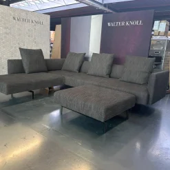 Ecksofa Muud Stoff Bogar 7830 Nightshade Grau Kufen Metall Matt Schwarz Pulverbeschichtet Mit Hocker