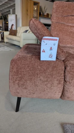 Ecksofa Nicolai Stoff Nile Kupfer 300 Braun Fuß Schwarz Matt mit Verstellfunktionen