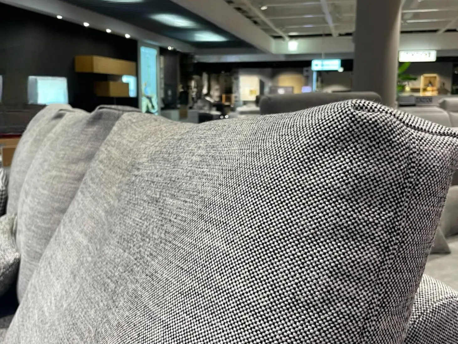 Ecksofa Nuvola Stoff 17 100 Dunkel Schwarz Weiß Gemustert Aluminiumgußfuß Lackiert RAL9017 Verkehrsschwarz Schwarz