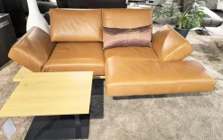 Ecksofa Phoenix VZ Leder B Toro Whiskey Braun Plateau Wildeiche Natur Furniert Geölt Kufe Aluminium Schwarz Matt