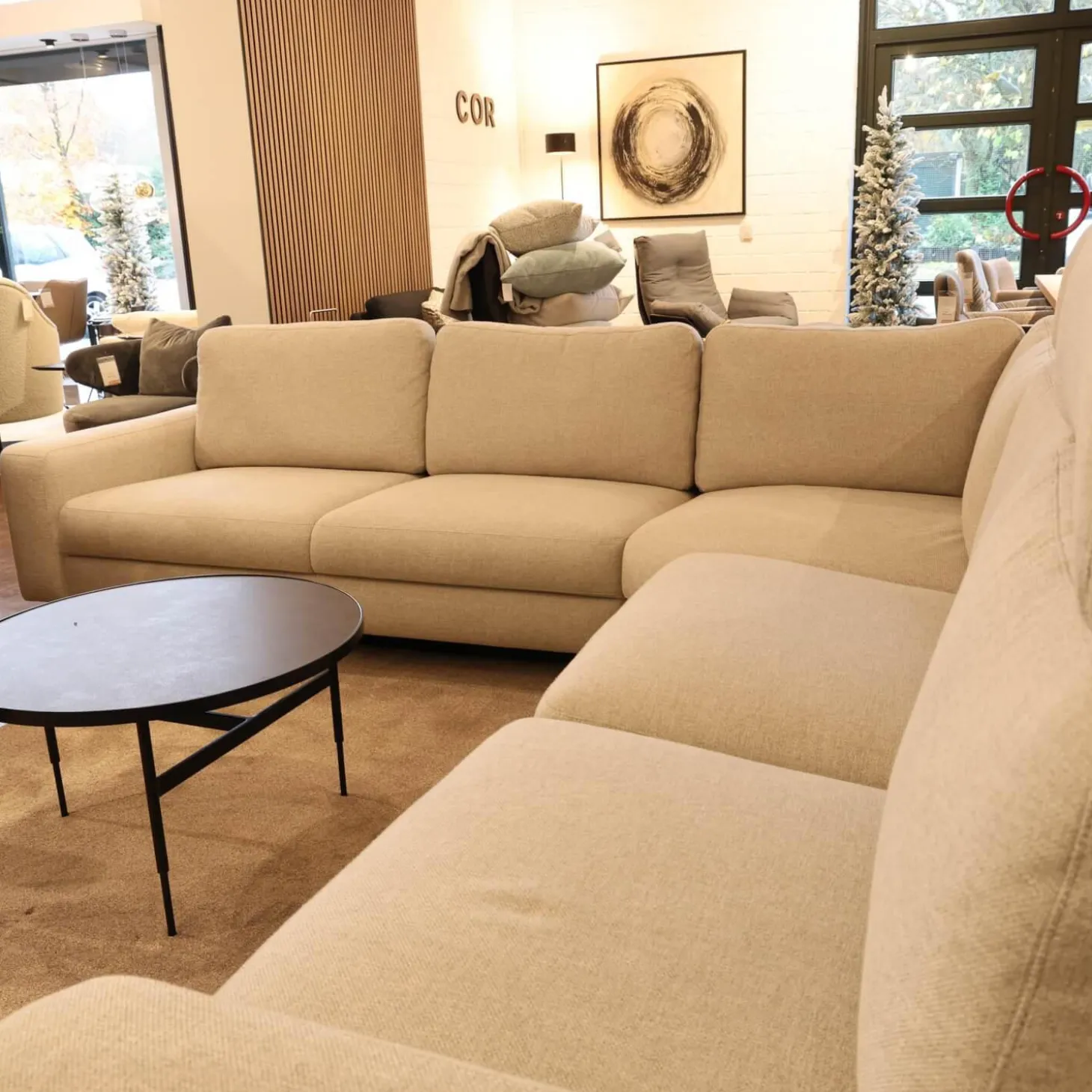 Ecksofa Radioso 290BB290 Stoff Wembley Angora Beige Füße Stahl Black 01 Schwarz Lackiert Mit Nackenstütze