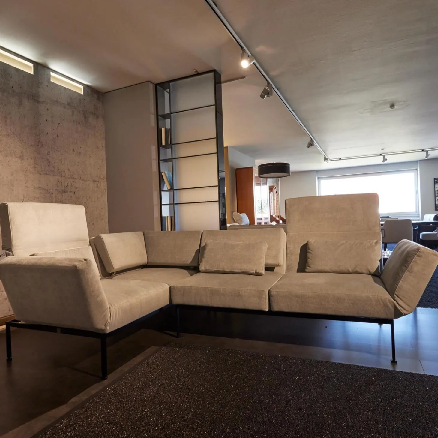 Ecksofa Roro Soft Bezug Stoff 2813 0093 Beige Fuß Metall Schwarz mit Funktion