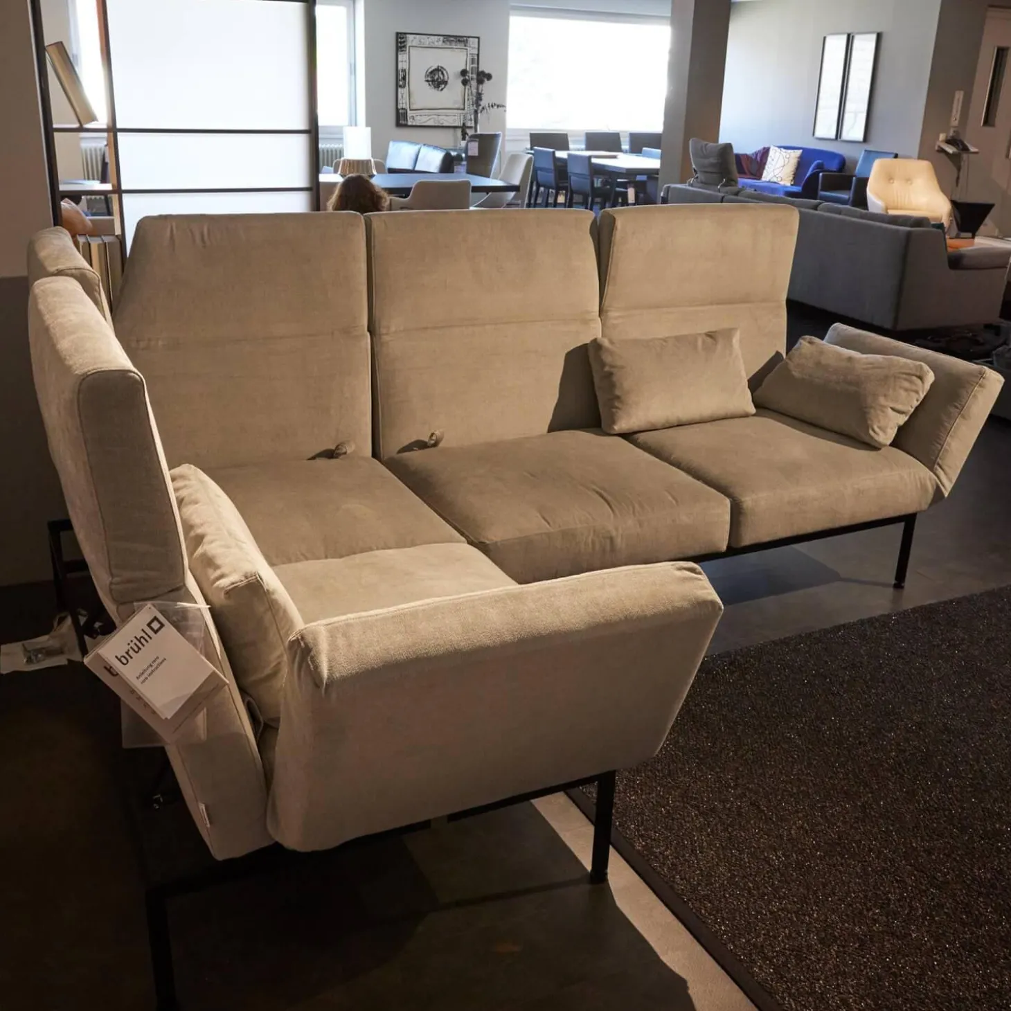 Ecksofa Roro Soft Bezug Stoff 2813 0093 Beige Fuß Metall Schwarz mit Funktion