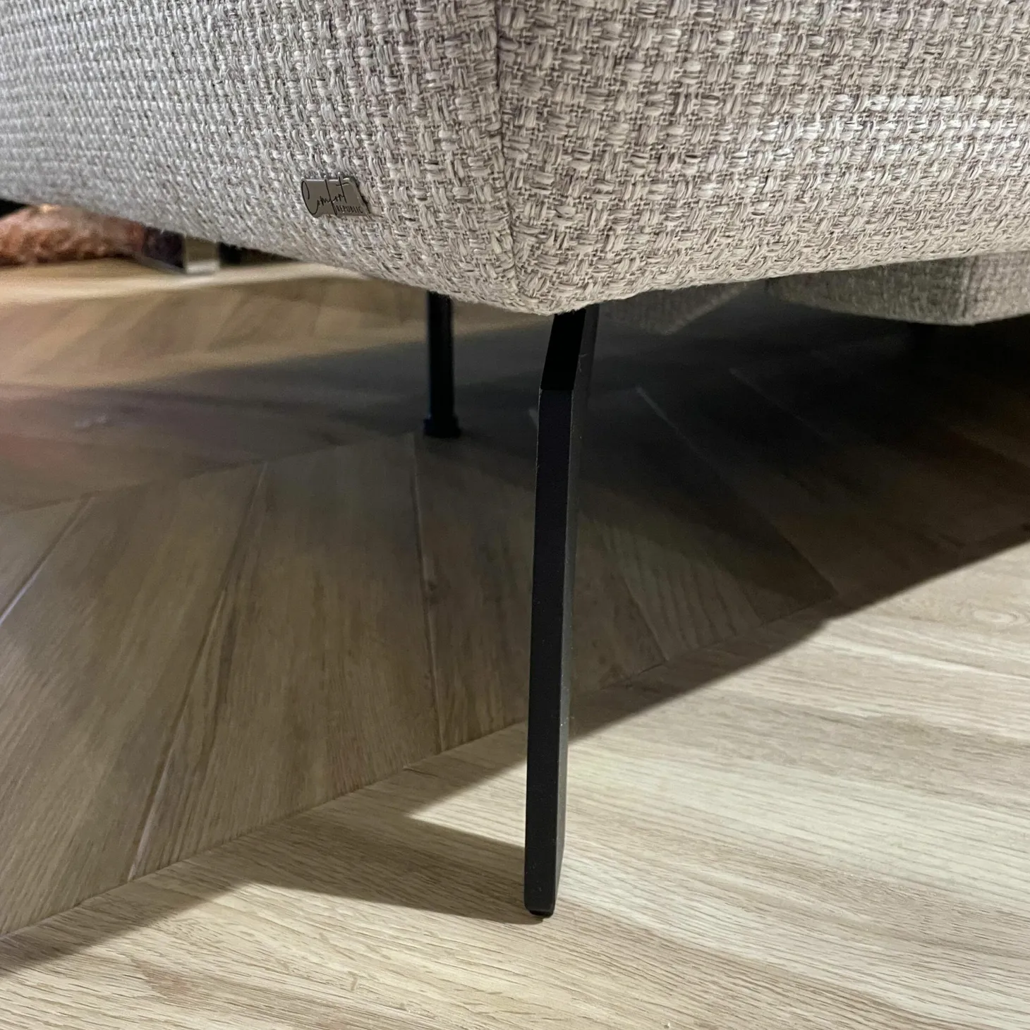 Ecksofa Theodor Stoff Catona Beige mit motorischer Verstellung und 1 Kopfstütze