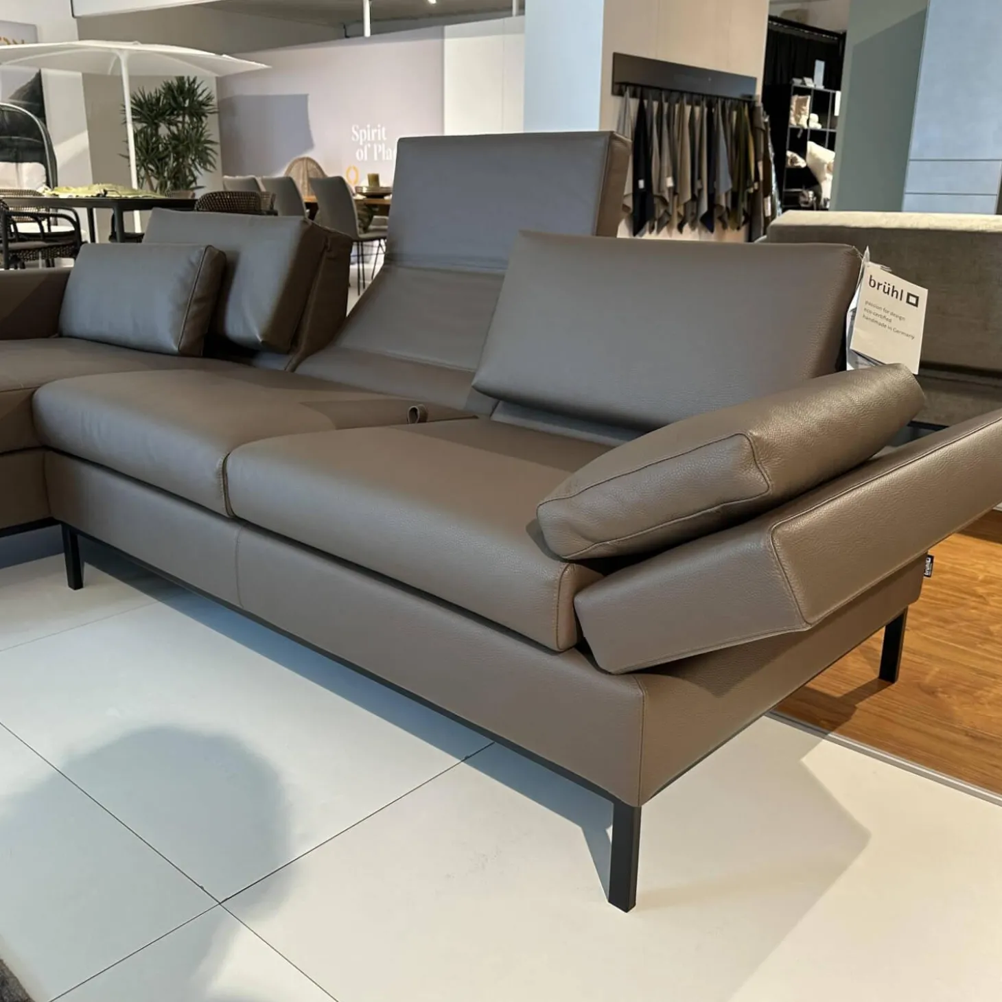 Ecksofa Tomo Compact Leder Unit 5432 29 Braun Gestell Metall Schwarz Pulverbeschichtet Mit Verstellbarer Lehne