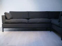 Ecksofa Tomo Soft Bezug Stoff 4491 0096 Dunkelgrau Untergestell Schwarz Matt