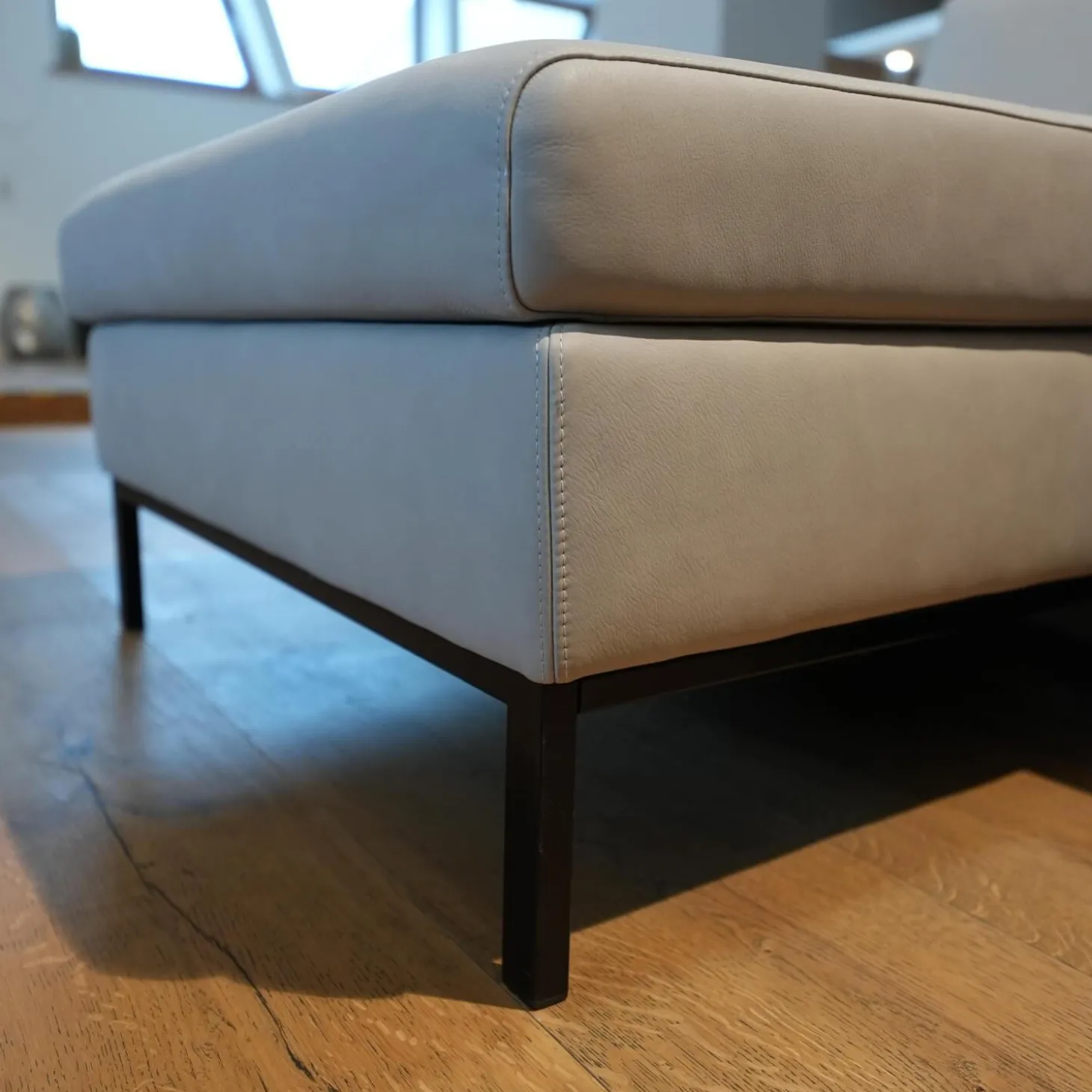 Ecksofa Tomo Taron 5668 40 Grau Grün Metalluntergestell Schwarz Pulverbeschichtet Mit Hocker