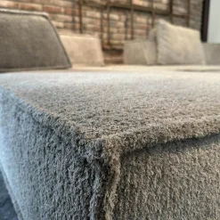 Ecksofa Trio Stoff 9047 Greige Gestellrahmen Buche Massiv Inklusive Hocker Und Kissen