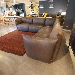 Ecksofa Vasa Rustikales Leder Dunkelbraun Beine Schwarz