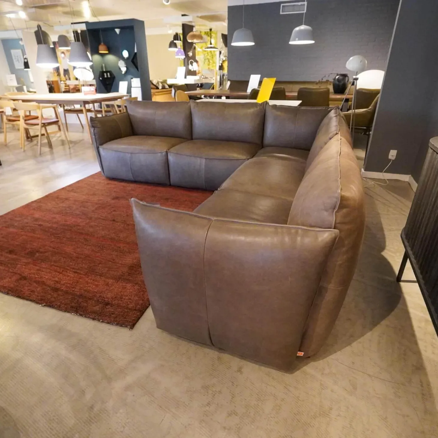 Ecksofa Vasa Rustikales Leder Dunkelbraun Beine Schwarz