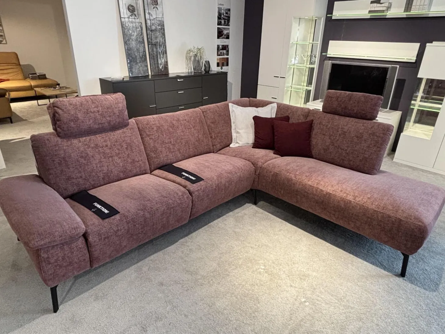 Ecksofa Vino Stoff Cosmopolitan Rosewood Rot Rosa Fuß 284 Schwarz Matt Inklusive 2 Kopfstützen Und 3 Kissen