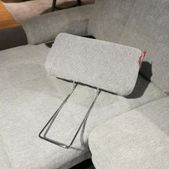 Ecksofa Viva 246 Stoff Famous Frost Grey Grau Metallfuß 865 Schwarz Matt Inklusive Kopfstütze