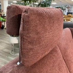 Ecksofa ZE EM20010 Stoff Cyber Barolo Rot Füße Aluminium Schwarz Pulverbeschichtet Inklusive 2 Kopfstützen