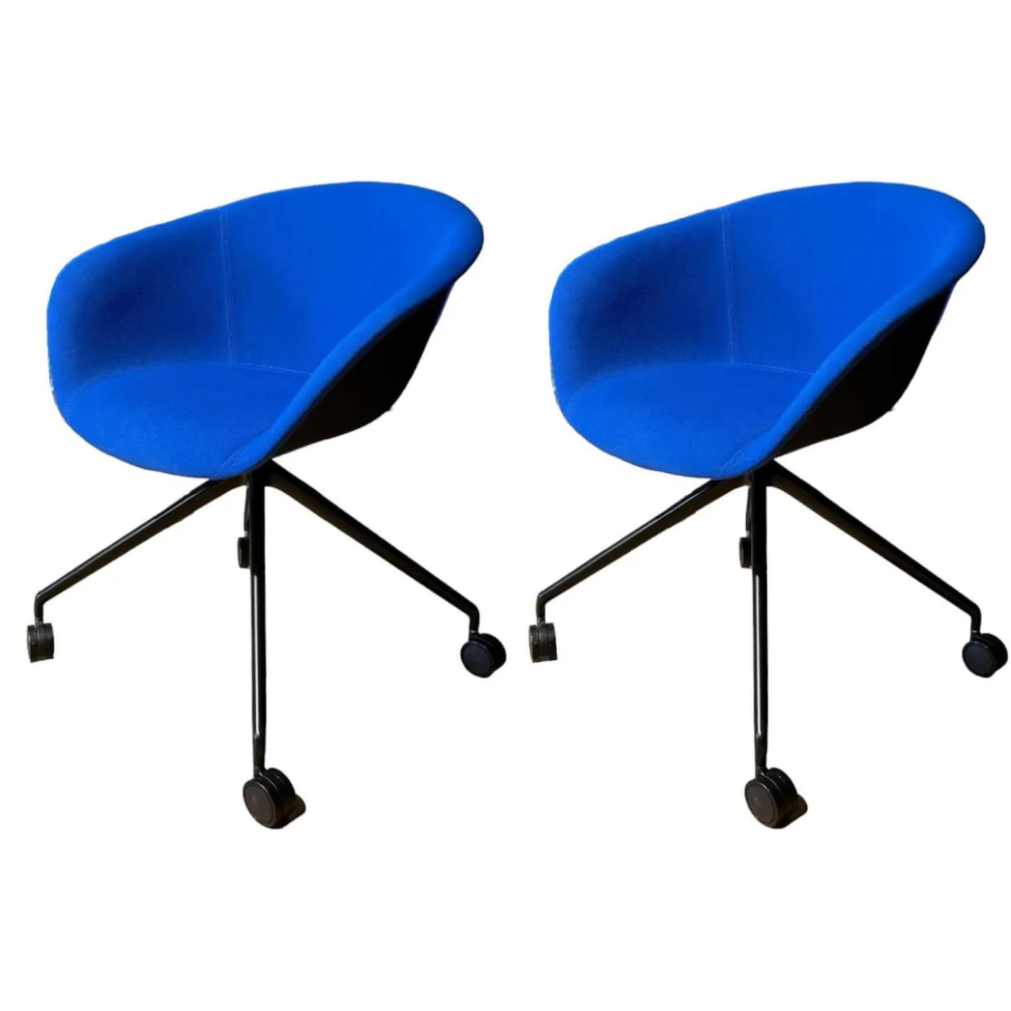 2-er Set Armlehnsessel Duna 02 4217 Stoff Jet Fidvi Blau Gestell Aluminium Schwarz Lackiert Spinnenfuß Mit Selbstbremsenden Rollen