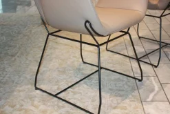 4er Set Armlehnstuhl Kasaar Leder Stone Beige Gestell Eisen Schwarz Beschichtet