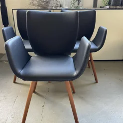 3er Set Armlehnstuhl Kasaar Leder Genua 0500 Schwarz Gestell Black Cherry Natur Geölt