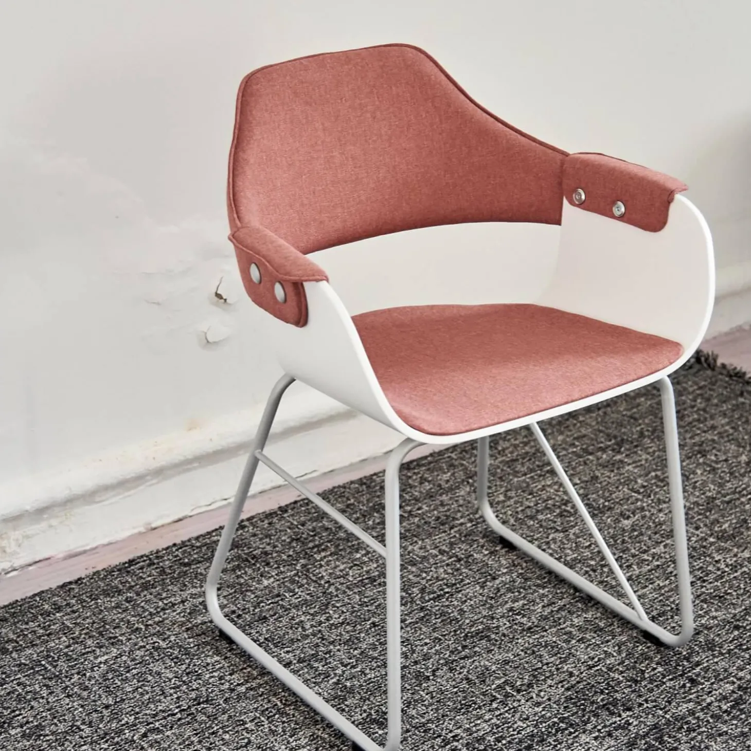 2er Set Armlehnstuhl Showtime Schale Weiß Lackiert Bezug Medley Y10 Pink Gestell Kufen Silber 7035 Mit Armauflagen