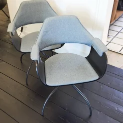 2er Set Armlehnstuhl Showtime Mit Armauflage Sitzschale Schwarz Lackiert Matt Sitz Medley Y03 Grau Gestell Matt Schwarz Drehbar